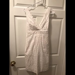 B. Smart White Sleeveless Dress Size 6